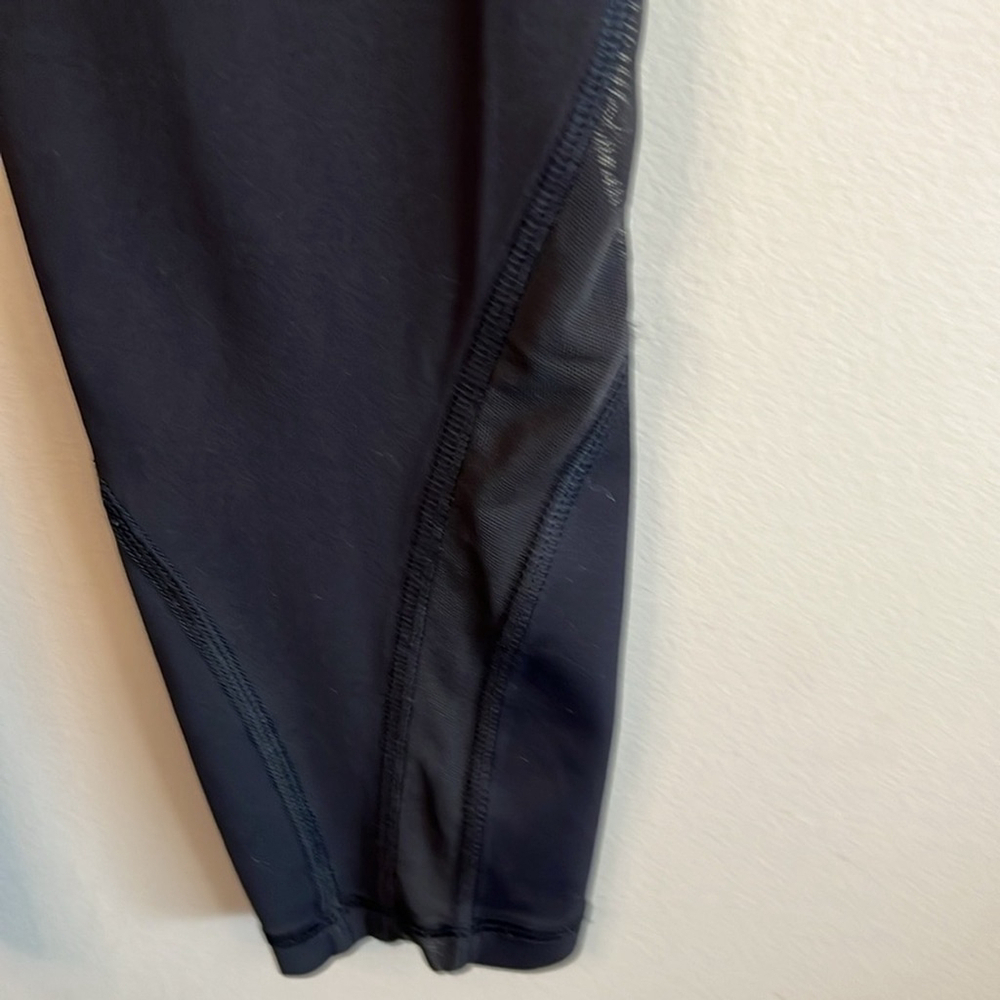 Lululemon Size 4 Invigorate Black Zip Pocket‎ Mesh panel Tights 25”Leggings - Picture 6 of 8
